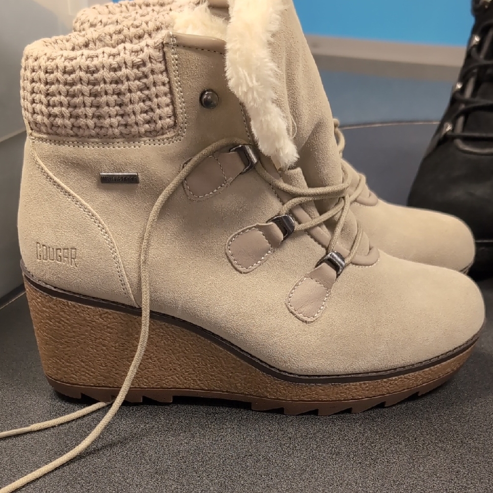 Cougar Women's Cream Wedge Boots